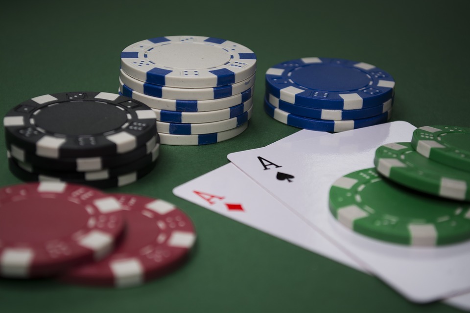 3 Basic Beginners Tips for Playing Online Poker  