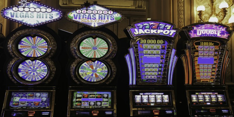 Two Lucky Ladies Hit a Jackpot on New RTG Slot